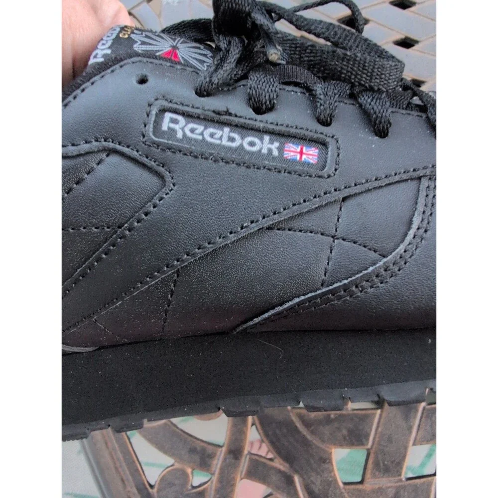 Reebok Classic Black Sneakers Boys Size 5, Women Size 7